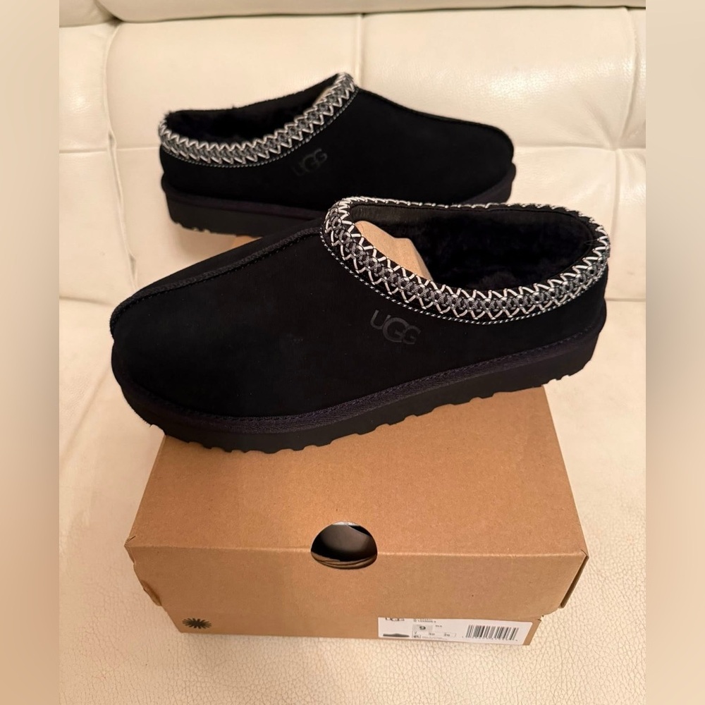 UGG Tasman Women’s size 9